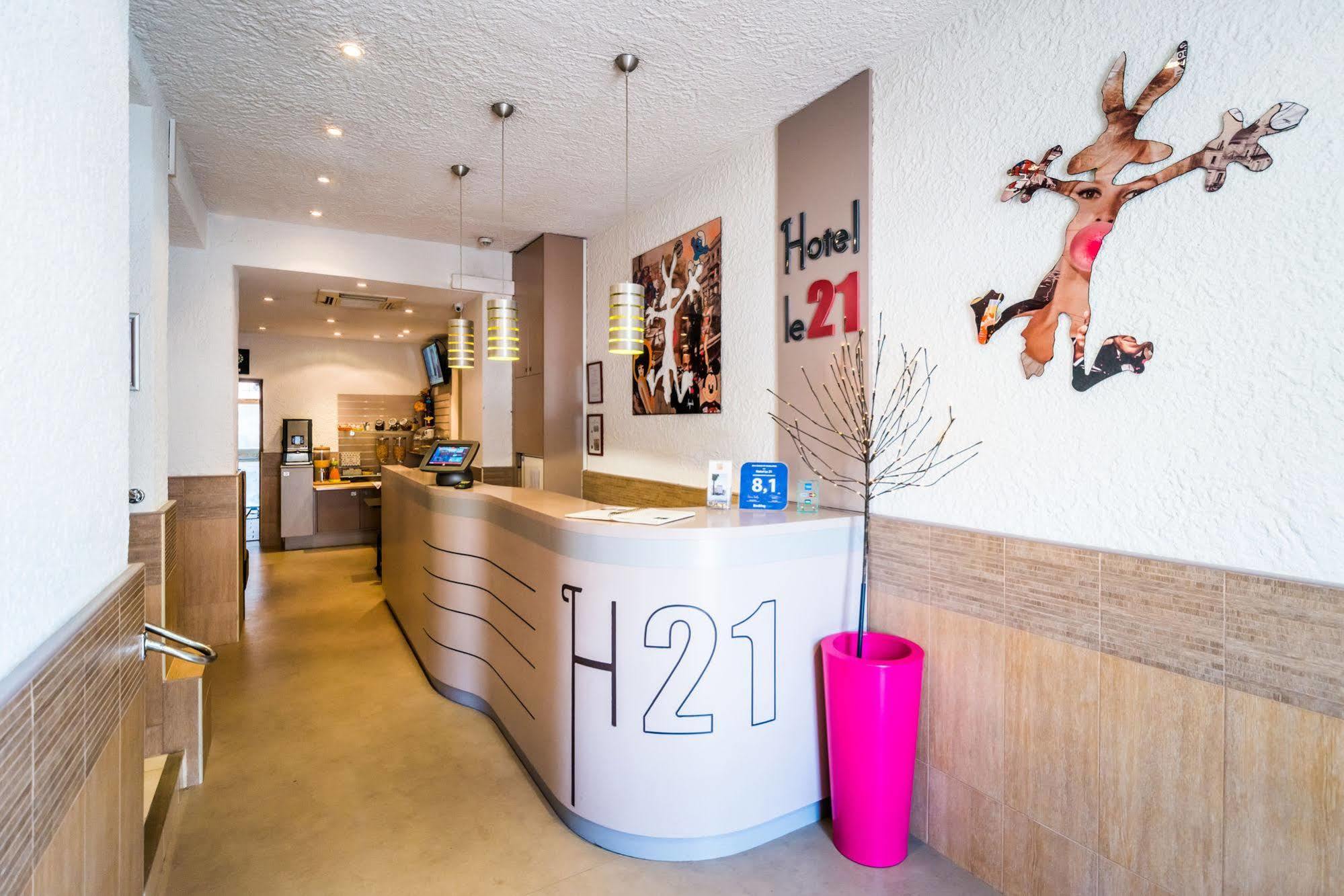 Hotel Le 21 Saint-Raphaël Exteriör bild